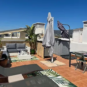 Appartement Avec Terrasse Sur Le Toit Vue, Roses