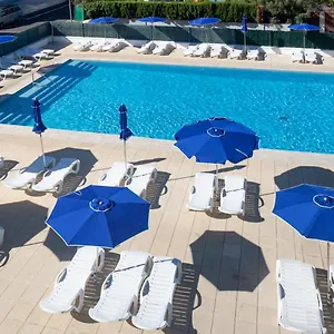 Nautilus Hotel